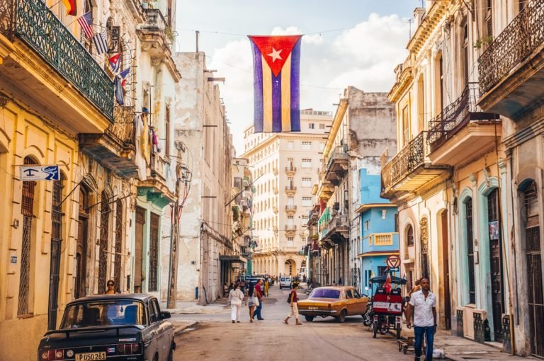 Havana,,Cuba,In,December,2015:,A,Cuban,Flag,With,Holes