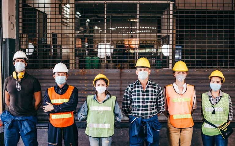 Group,Of,Industrial,Or,Engineer,Corporate,Workers,Wear,Protective,Mask