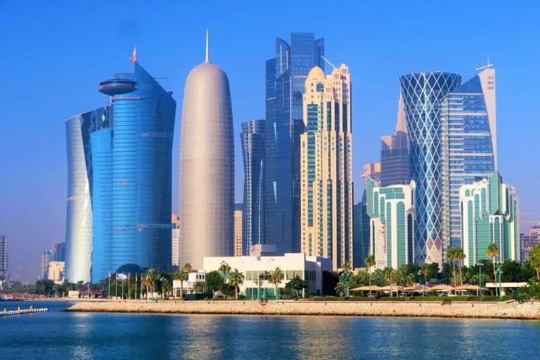 skyscrapers-g262d76332_1280