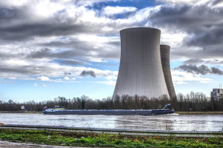 nuclear-power-g58406e1c5_1280