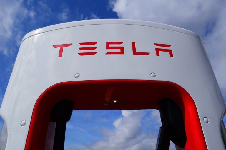 tesla-gde2a82ebe_1280