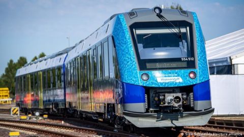 Alemania, celebró el estreno mundial de seis trenes tranvías de propulsión a hidrógeno. Operan en servicio regular entre Bremerhaven, Bremervörde y Buxtehude.