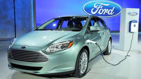 Ford producirá más autos eléctricos en EEUU.