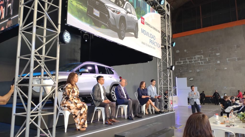 Corolla Cross HEV
