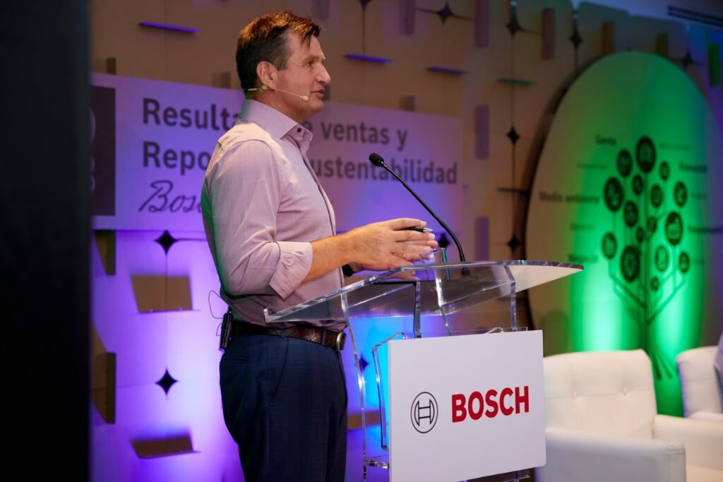 Alexander Firsching, presidente de Bosch México, habló sobre el desarrollo de talento mexicano.