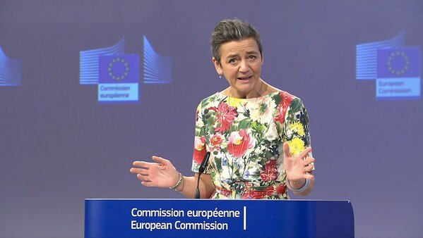 Europa investiga a fabricantes chinos de paneles solares y aerogeneradores por dumping.