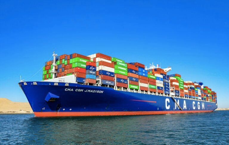 Las emisiones de carbono del transporte marítimo en el Mar Rojo aumentaron debido a los ataques de los rebeldes hutíes.