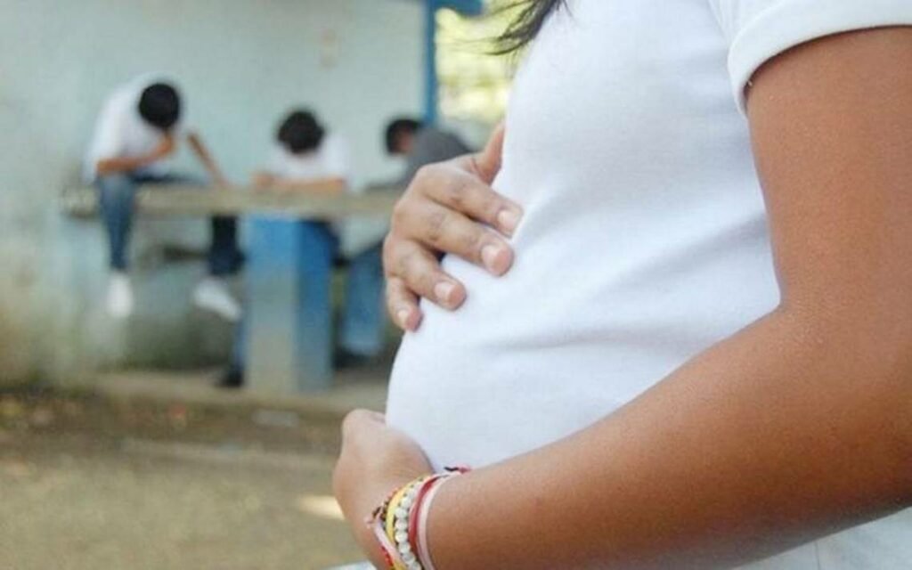En México cada año se registran 10,000 embarazos adolescentes, es decir, en mujeres menores de 15 años.