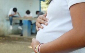 En México cada año se registran 10,000 embarazos adolescentes, es decir, en mujeres menores de 15 años.