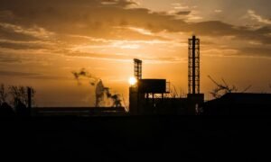 fracking petróleo Foto de Orkhan Farmanli en Unsplash