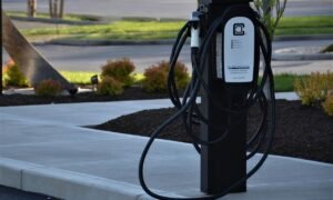 camiones eléctricos en Europa Foto de Roger Starnes Sr en Unsplash